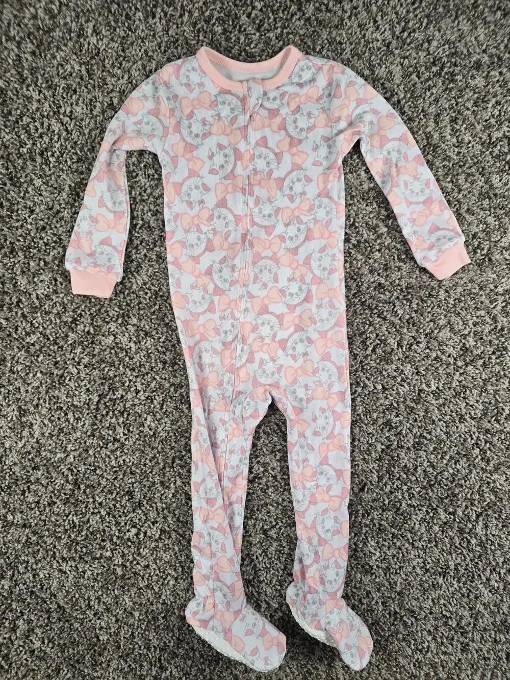 Disney Baby Sz 18M Marie print footed pajamas w/ a full-front zipper Pink